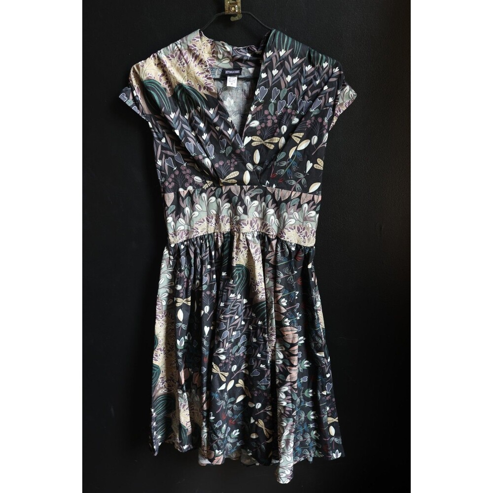 Retrolicious Fit & Flare 50's Style Dark Floral Pin Up Rockabilly Dress Medium